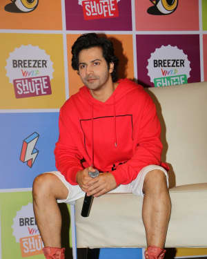 Photos: Varun Dhawan at the press conference of vivid shuffle hip hop dance competition | Picture 1606344