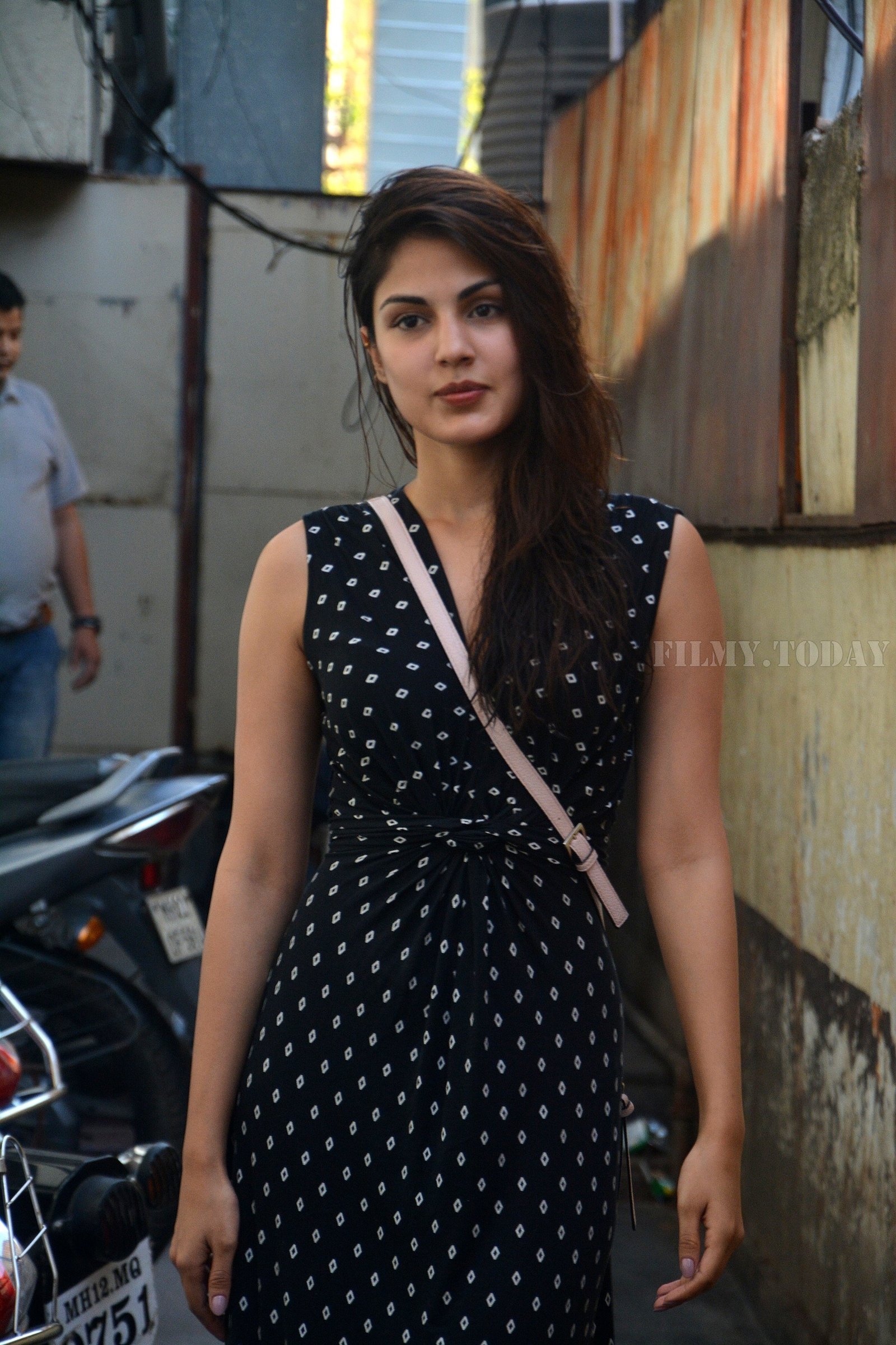 Photos: Rhea Chakraborty Spotted at Bandra | Picture 1608947