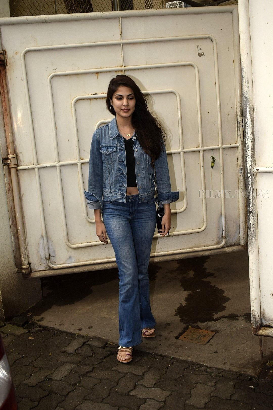 Photos: Rhea Chakraborty Spotted At Sunny Sound | Picture 1595724