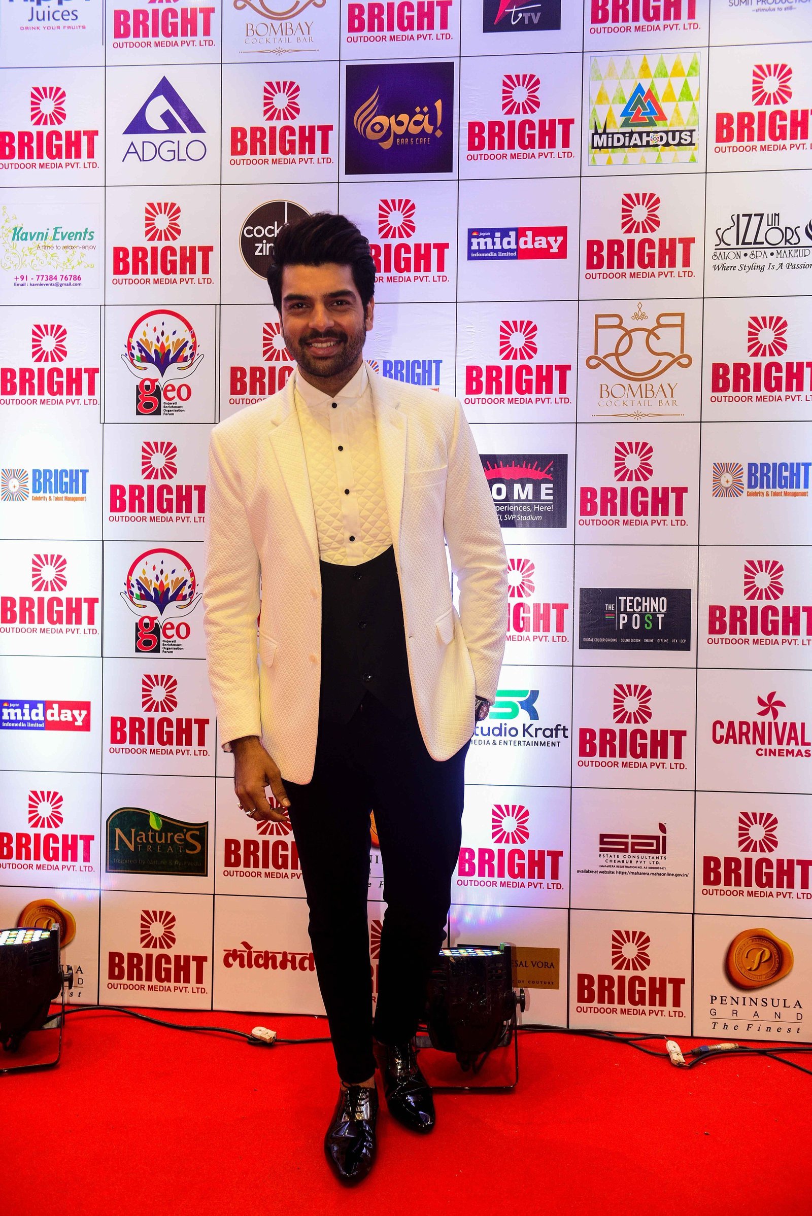 Photos: Celebs at Yogesh Lakhani Bright Awards & Red Carpet | Picture 1599802