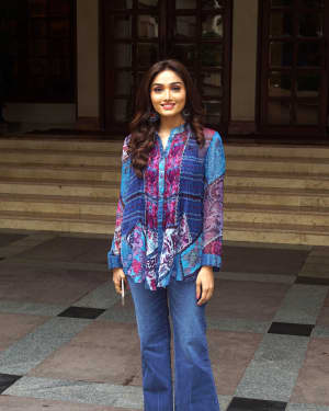 Aishwarya Devan - Photos: Kaashi Cast Spotted at Radio City For The Song Launch | Picture 1600289