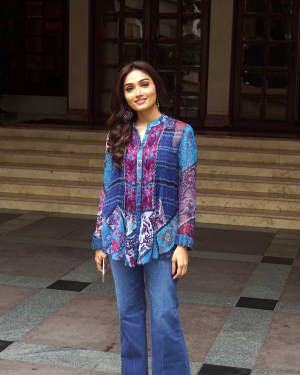 Aishwarya Devan - Photos: Kaashi Cast Spotted at Radio City For The Song Launch | Picture 1600290