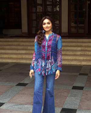 Aishwarya Devan - Photos: Kaashi Cast Spotted at Radio City For The Song Launch | Picture 1600291
