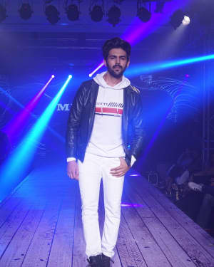 Kartik Aaryan - Photos: Launch of Mufti Autumn Winter'18 Collection Along with Fashion Show | Picture 1601166