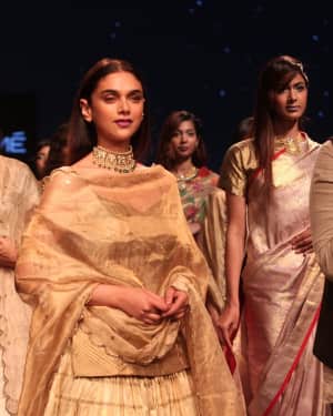 Photos: Aditi Rao Hydari Walks For Sailesh Singhania at Lakme Fashion Week 2019 | Picture 1624169