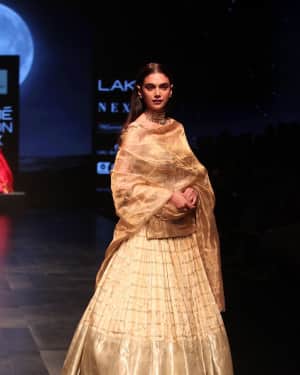 Photos: Aditi Rao Hydari Walks For Sailesh Singhania at Lakme Fashion Week 2019 | Picture 1624167