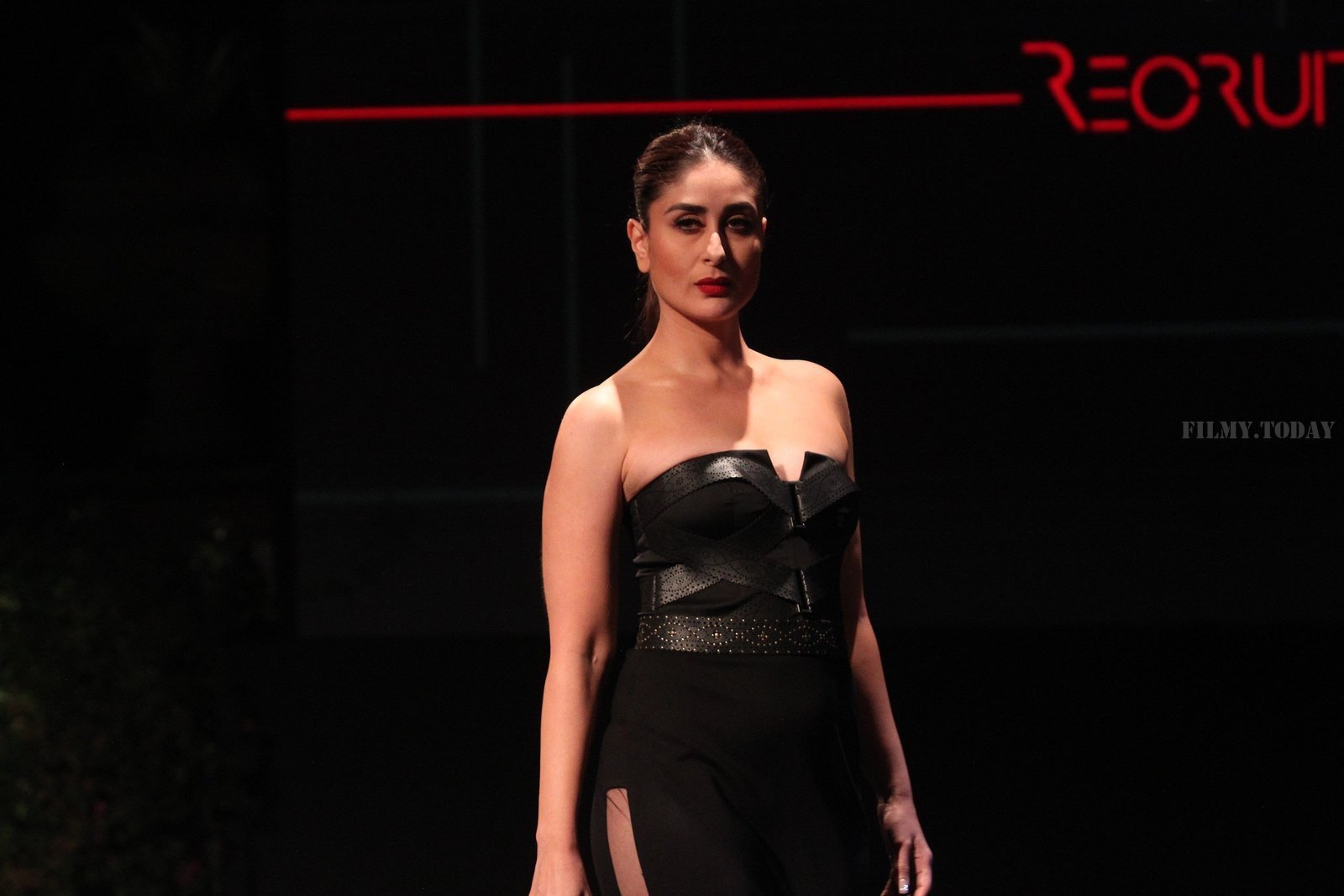 Photos: Kareena Kapoor Walks the Ramp at Lakme Fashion Week 2019 | Picture 1624302