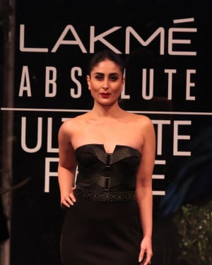 Photos: Kareena Kapoor Walks the Ramp at Lakme Fashion Week 2019 | Picture 1624307