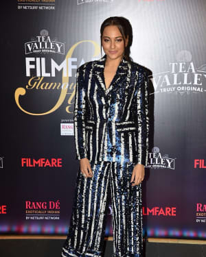 Sonakshi Sinha - Photos: Red Carpet Of Filmfare Glamour and Style Awards 2019 | Picture 1626871