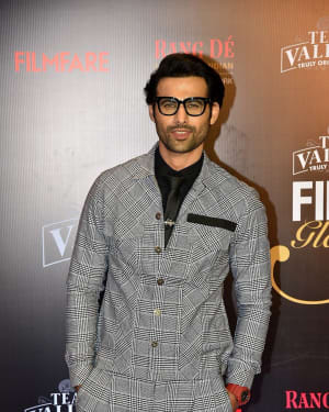 Photos: Red Carpet Of Filmfare Glamour and Style Awards 2019
