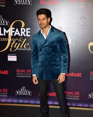 Photos: Red Carpet Of Filmfare Glamour and Style Awards 2019