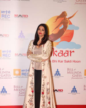 Aishwarya Rai - Photos: Lalkaar Concert by Farhan Akhtar's MARD Foundation