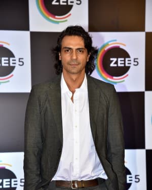 Arjun Rampal - Photos: Red Carpet Of 1 Year Anniversary Of Zee5 App | Picture 1627473