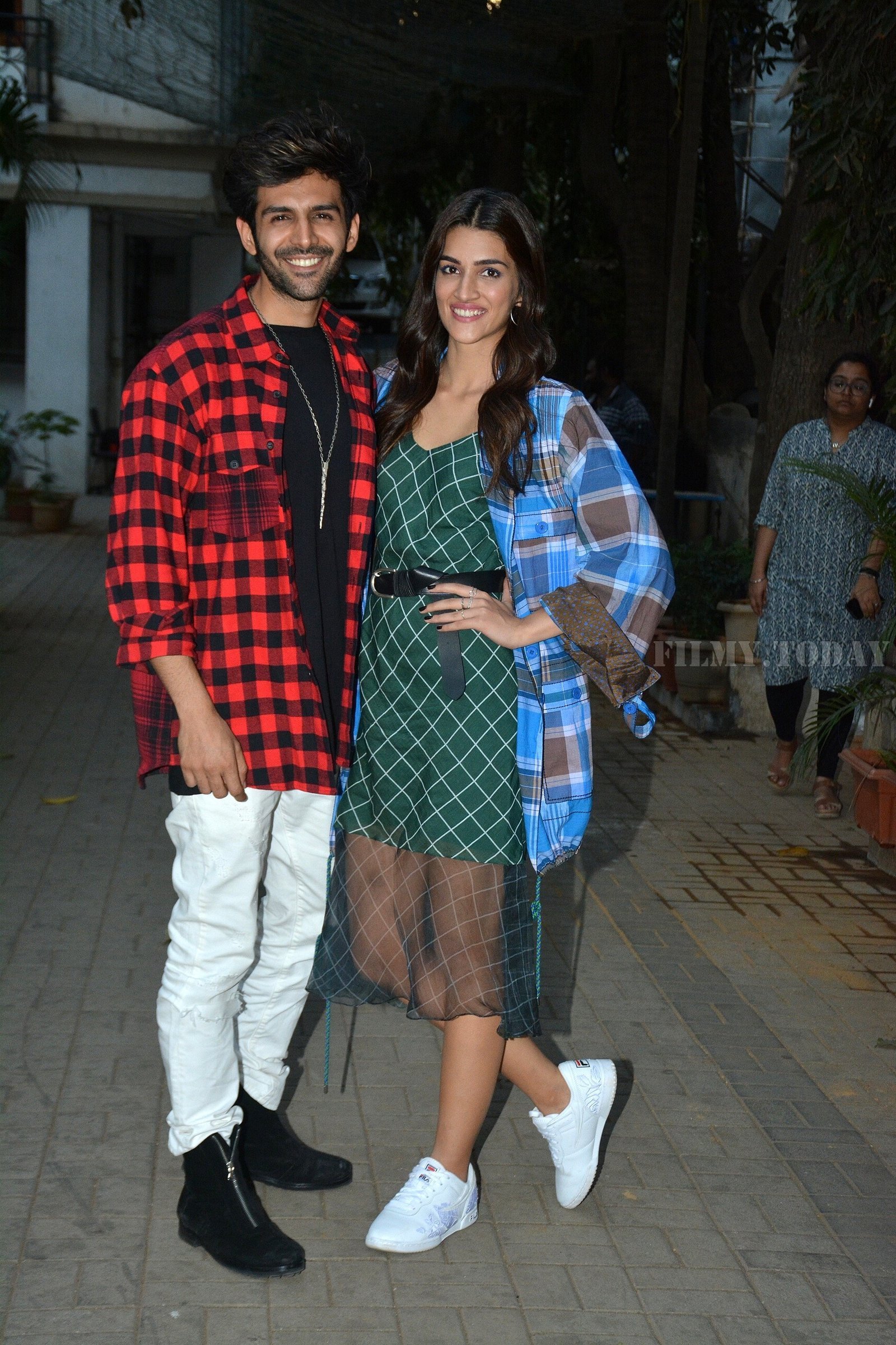 Photos: Luka Chuppi Cast Spotted at Macdock Office For Promotion Of The Film | Picture 1627933