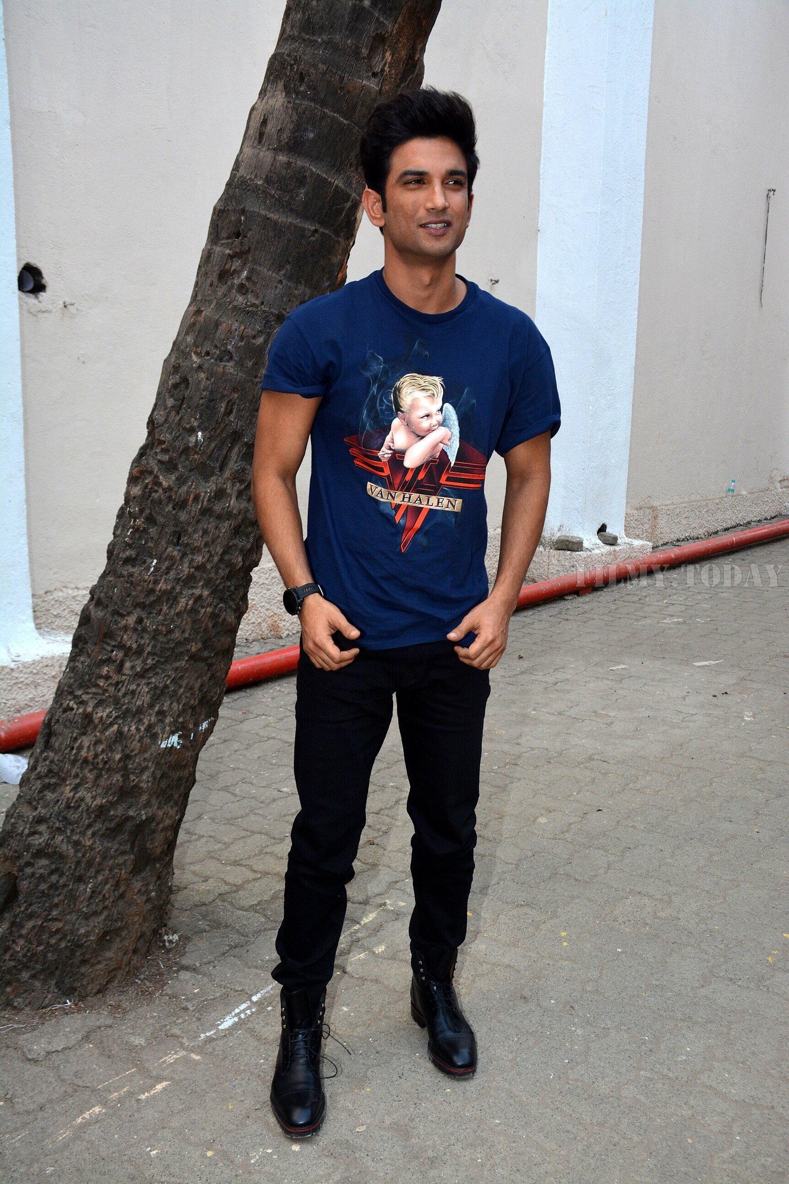 Sushant Singh Rajput - Photos: Sonchiraiya Cast at Mehboob Studio For Promotions | Picture 1630134