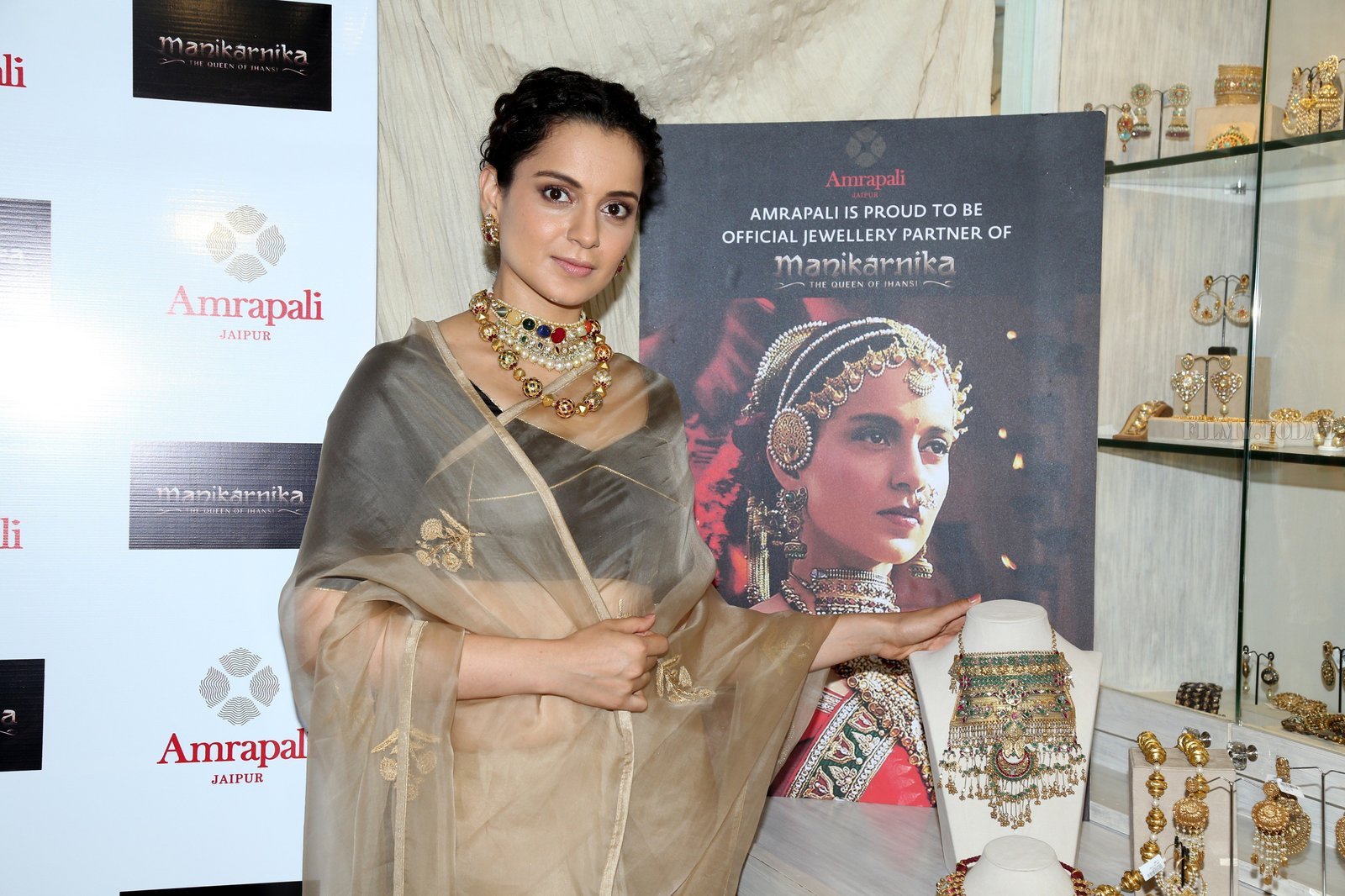 Photos: Kangana Ranaut Unveil The First Look Of Amrapali X Manikarnika Jewellery Collection | Picture 1622871