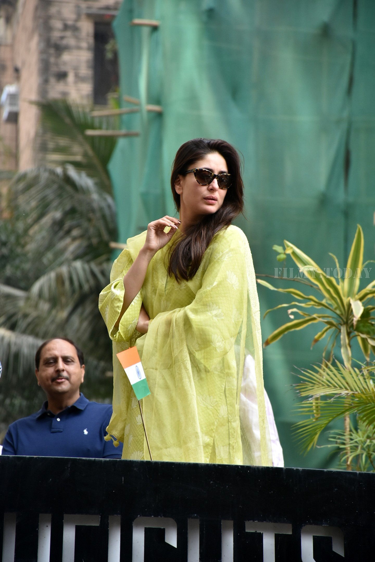 Photos: Kareena Kapoor at Flag Hoisting Ceremony at Her Society in Bandra | Picture 1622802