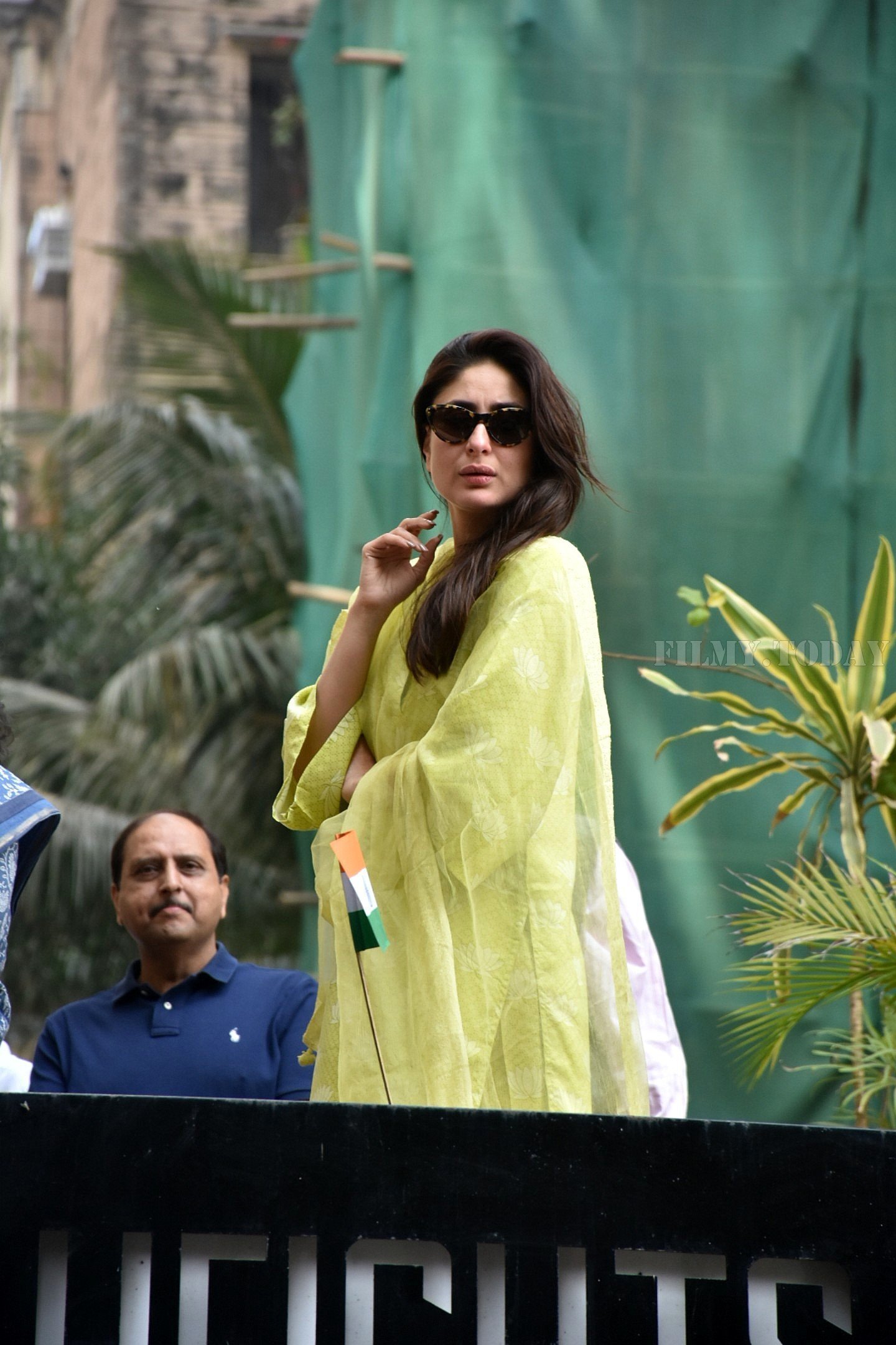 Photos: Kareena Kapoor at Flag Hoisting Ceremony at Her Society in Bandra | Picture 1622803