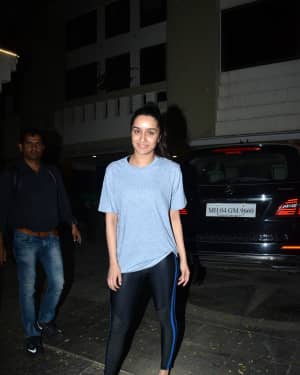 Photos: Shraddha Kapoor Spotted at Juhu | Picture 1623265