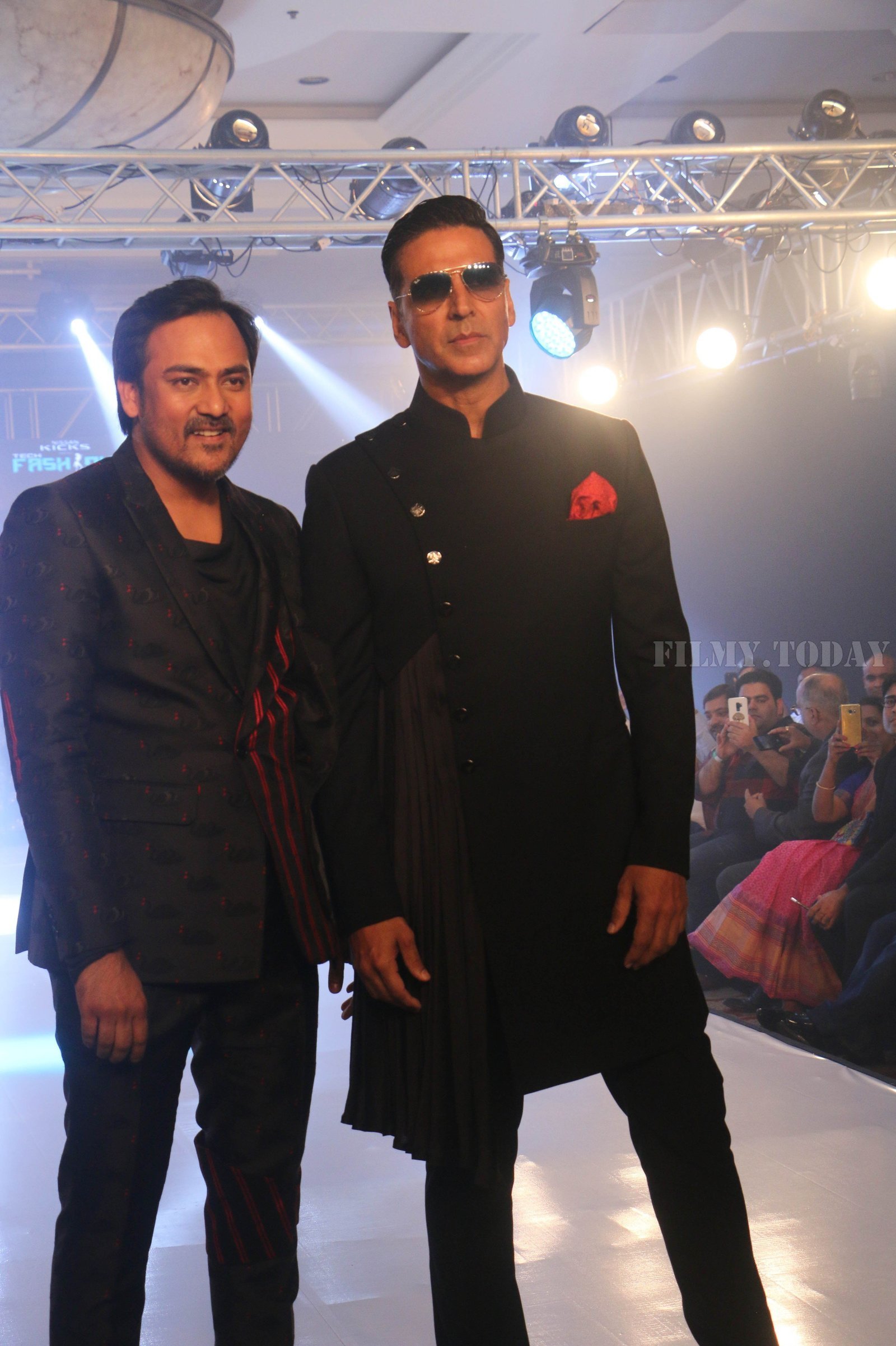 Akshay Kumar - Photos: Celebs Walk The Ramp During The Exhibit Tech Fashion Tour | Picture 1607619