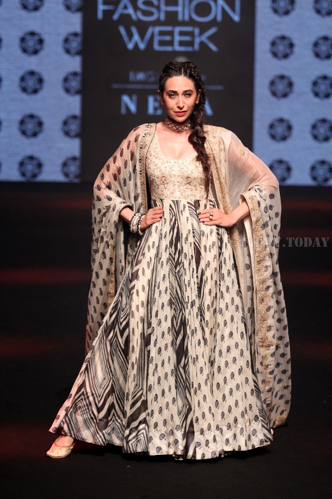 Karisma Kapoor - Photos: Celebs at Lakme Fashion Week Day 3 | Picture 1624756