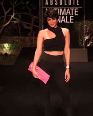 Mandira Bedi - Photos: Celebs at Lakme Fashion Week Day 3 | Picture 1624741