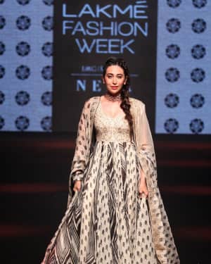 Karisma Kapoor - Photos: Celebs at Lakme Fashion Week Day 3 | Picture 1624757