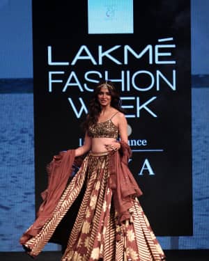 Kriti Kharbanda - Photos: Celebs at Lakme Fashion Week 2019 Day 3
