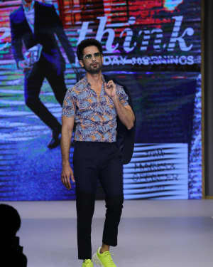 Shahid Kapoor - Preview of Marks & Spencer Spring Summer Collection 2019 | Picture 1625375