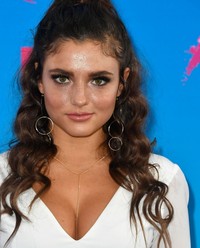 Jade Chynoweth - Teen Choice 2017 Awards in Los Angeles | Picture 1522962