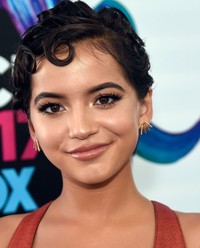 Isabela Moner - Teen Choice 2017 Awards in Los Angeles