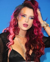 Bella Thorne - Teen Choice 2017 Awards in Los Angeles