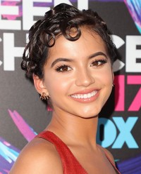 Isabela Moner - Teen Choice 2017 Awards in Los Angeles