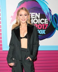 Zara Larsson - Teen Choice 2017 Awards in Los Angeles