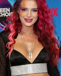 Bella Thorne - Teen Choice 2017 Awards in Los Angeles | Picture 1522981