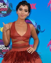 Isabela Moner - Teen Choice 2017 Awards in Los Angeles