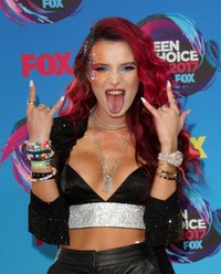 Bella Thorne - Teen Choice 2017 Awards in Los Angeles | Picture 1522974