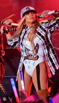 Jennifer Lopez performs at NBC'S 'Macy's 4th of July Fireworks Spectacualr' | Picture 1513487