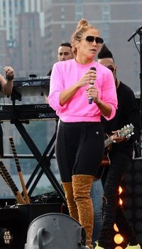 Jennifer Lopez performs at NBC'S 'Macy's 4th of July Fireworks Spectacualr' | Picture 1513501