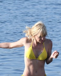 Anna Faris on the sets of 'Overboard' in Vancouver | Picture 1514325