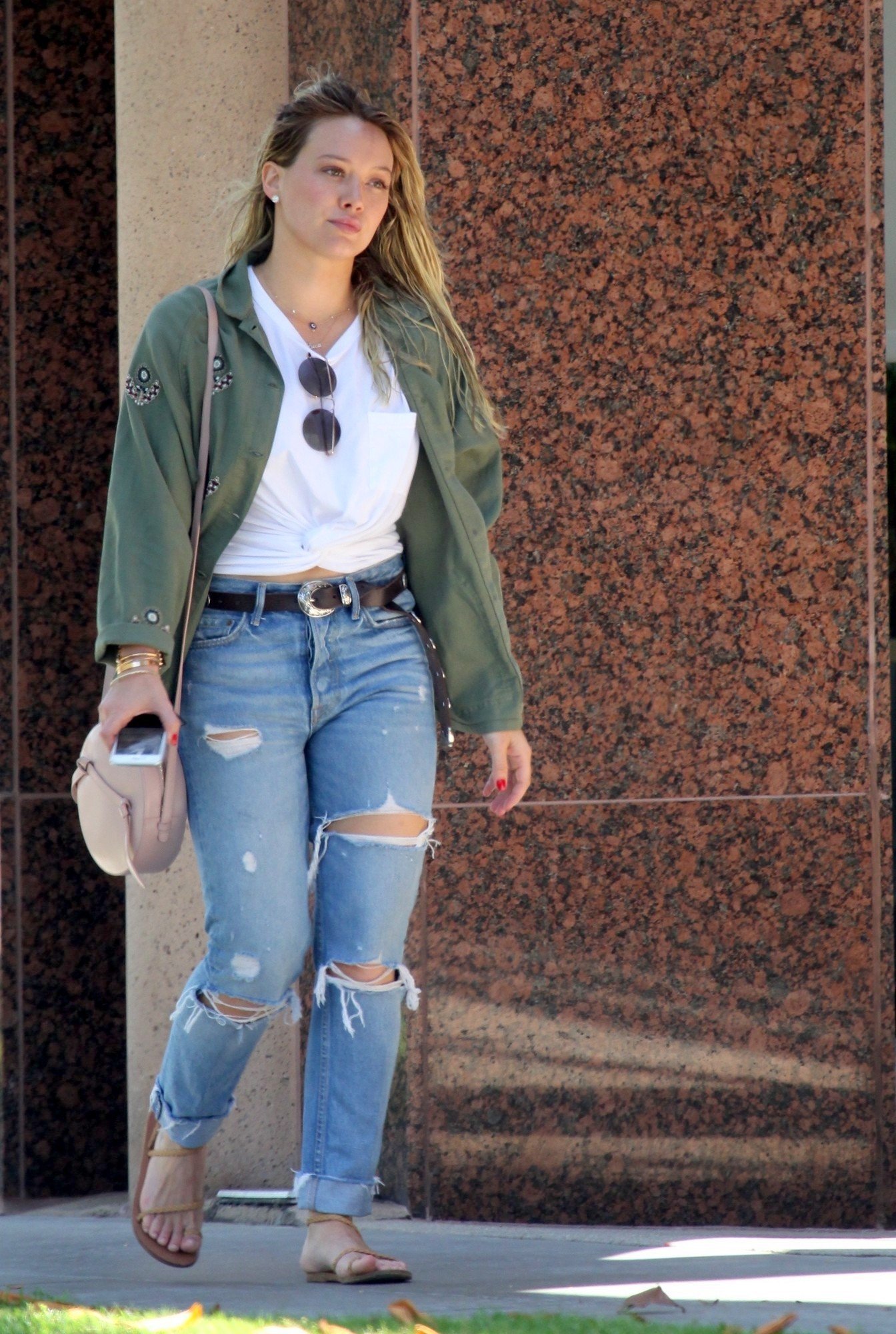 Hilary Duff arrives at a hair salon in Beverly Hills | Picture 1516011