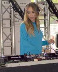 Lauren Pope attends The Summer Festival | Picture 1515982