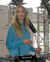 Lauren Pope attends The Summer Festival | Picture 1515986