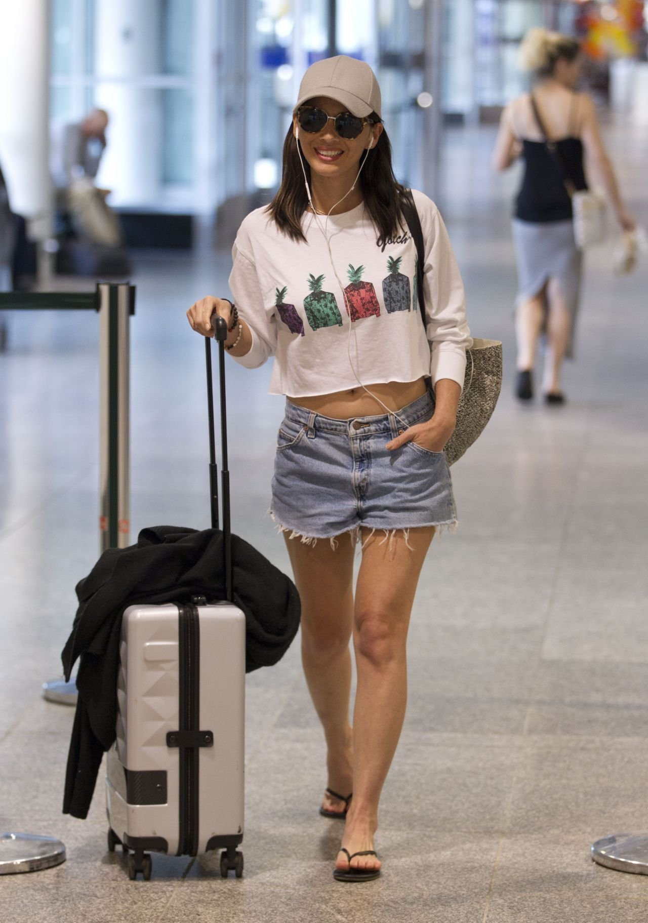 Olivia Munn at Toronto Airport | Picture 1515964