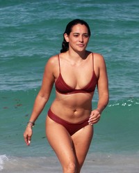 Natalie Martinez in Bikini on the Beach in Miami | Picture 1516495