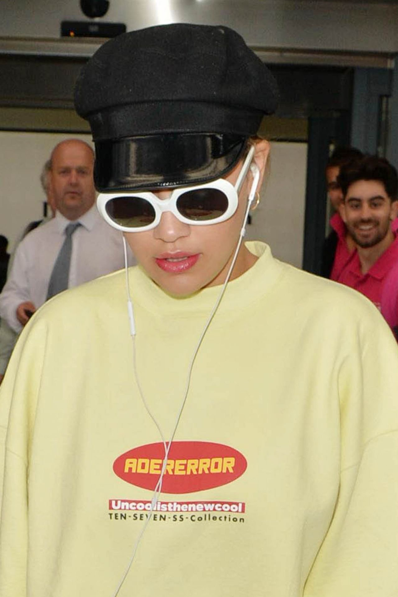 Rita Ora Arriving at Heathrow Airport | Picture 1516748