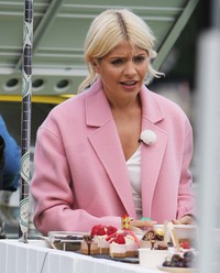 Holly Willoughby - Celebrities at the ITV studios | Picture 1517431