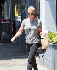 Katherine Heigl goes shopping at Sacred Light | Picture 1517075
