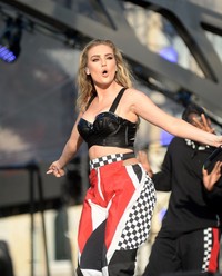 Perrie Edwards - Little Mix perform at the Formula one Festival in Trafalgar Square | Picture 1517514