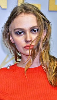 Lily-Rose Depp - CHANEL Métiers d'Art Fashion Show | Picture 1501762